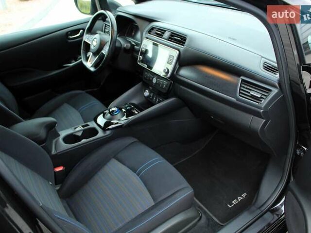 Чорний Ніссан Ліф, об'ємом двигуна 0 л та пробігом 64 тис. км за 13299 $, фото 33 на Automoto.ua