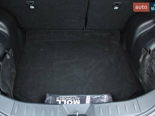 Чорний Ніссан Ліф, об'ємом двигуна 0 л та пробігом 64 тис. км за 13299 $, фото 53 на Automoto.ua