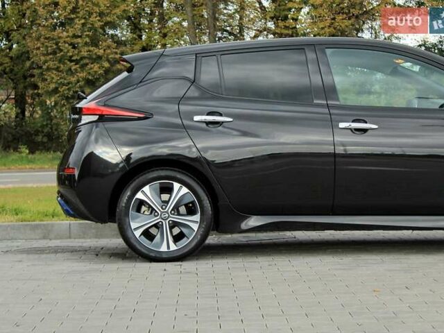 Чорний Ніссан Ліф, об'ємом двигуна 0 л та пробігом 64 тис. км за 13299 $, фото 20 на Automoto.ua