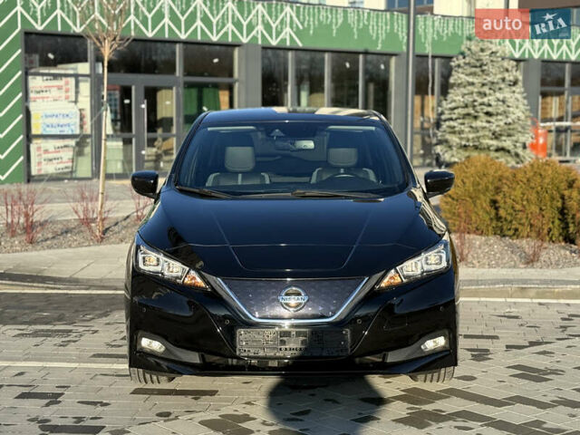 Черный Ниссан Лиф, объемом двигателя 0 л и пробегом 130 тыс. км за 12200 $, фото 1 на Automoto.ua
