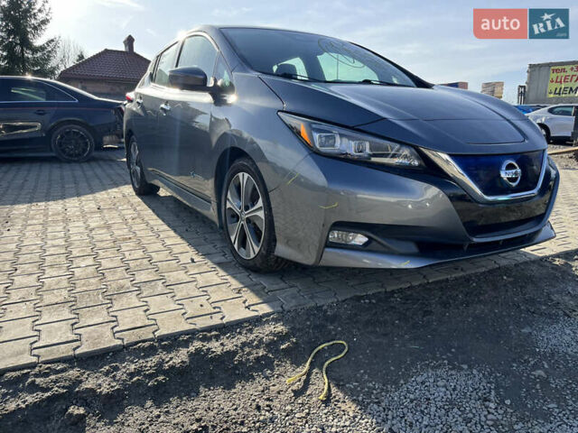 Черный Ниссан Лиф, объемом двигателя 0 л и пробегом 234 тыс. км за 11000 $, фото 5 на Automoto.ua