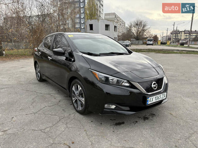 Черный Ниссан Лиф, объемом двигателя 0 л и пробегом 97 тыс. км за 10300 $, фото 2 на Automoto.ua