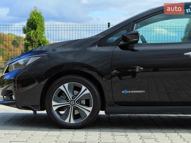 Чорний Ніссан Ліф, об'ємом двигуна 0 л та пробігом 64 тис. км за 13299 $, фото 12 на Automoto.ua