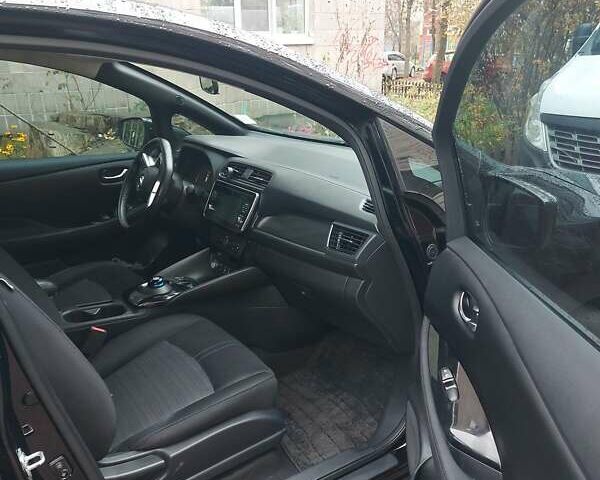 Черный Ниссан Лиф, объемом двигателя 0 л и пробегом 40 тыс. км за 13500 $, фото 8 на Automoto.ua