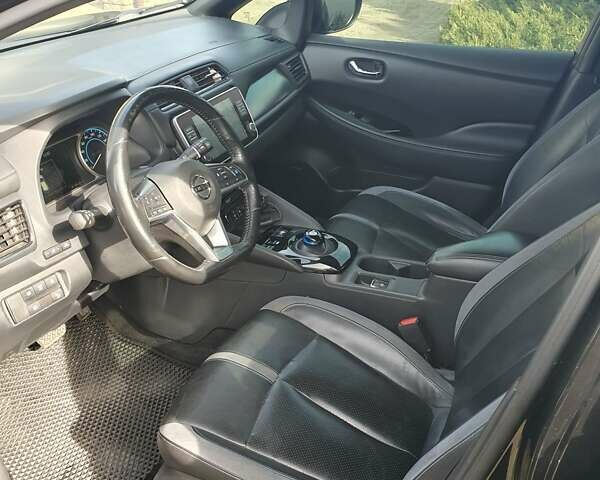 Черный Ниссан Лиф, объемом двигателя 0 л и пробегом 150 тыс. км за 17150 $, фото 7 на Automoto.ua