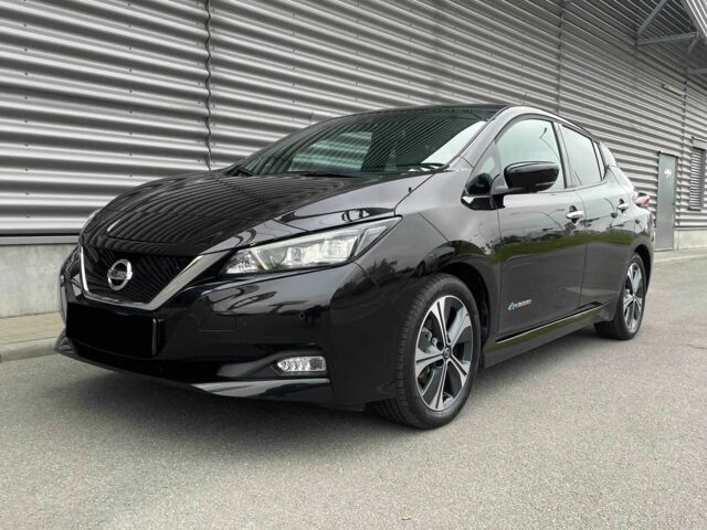 Черный Ниссан Лиф, объемом двигателя 0 л и пробегом 68 тыс. км за 9000 $, фото 1 на Automoto.ua