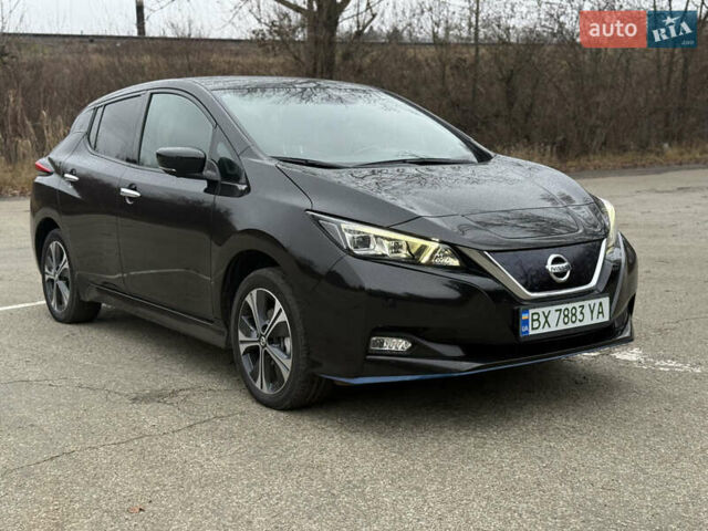 Черный Ниссан Лиф, объемом двигателя 0 л и пробегом 95 тыс. км за 16999 $, фото 19 на Automoto.ua