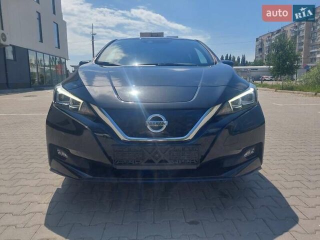 Черный Ниссан Лиф, объемом двигателя 0 л и пробегом 86 тыс. км за 15900 $, фото 2 на Automoto.ua