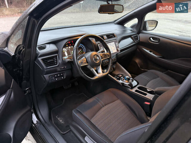 Черный Ниссан Лиф, объемом двигателя 0 л и пробегом 95 тыс. км за 16999 $, фото 50 на Automoto.ua