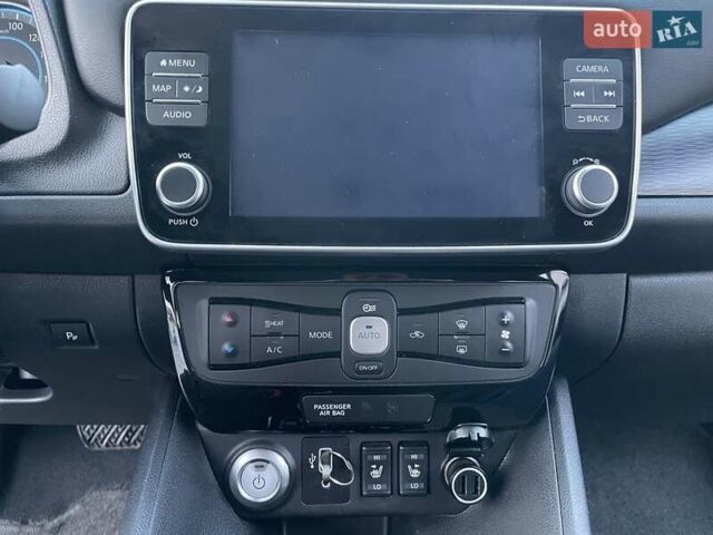 Чорний Ніссан Ліф, об'ємом двигуна 0 л та пробігом 70 тис. км за 13377 $, фото 18 на Automoto.ua