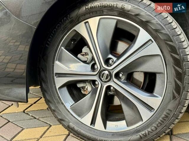 Черный Ниссан Лиф, объемом двигателя 0 л и пробегом 21 тыс. км за 15700 $, фото 6 на Automoto.ua