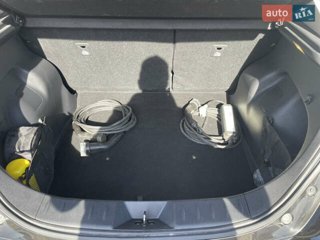 Черный Ниссан Лиф, объемом двигателя 0 л и пробегом 56 тыс. км за 15500 $, фото 20 на Automoto.ua