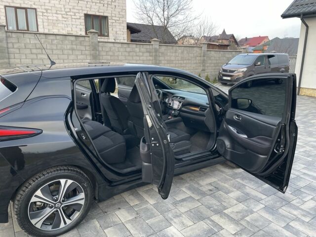 Черный Ниссан Лиф, объемом двигателя 0 л и пробегом 70 тыс. км за 13377 $, фото 6 на Automoto.ua