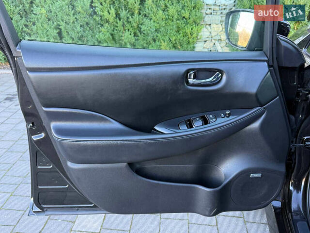 Черный Ниссан Лиф, объемом двигателя 0 л и пробегом 98 тыс. км за 15999 $, фото 41 на Automoto.ua