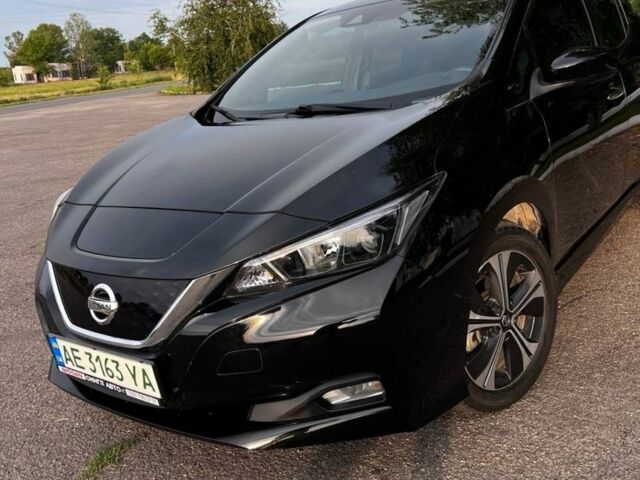 Черный Ниссан Лиф, объемом двигателя 0 л и пробегом 60 тыс. км за 15500 $, фото 1 на Automoto.ua