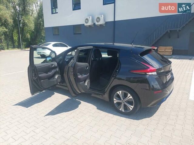 Черный Ниссан Лиф, объемом двигателя 0 л и пробегом 86 тыс. км за 15900 $, фото 13 на Automoto.ua