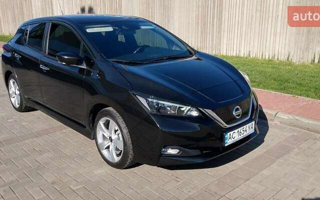 Черный Ниссан Лиф, объемом двигателя 0 л и пробегом 58 тыс. км за 14000 $, фото 9 на Automoto.ua