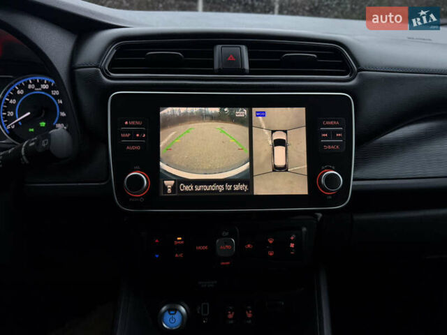 Черный Ниссан Лиф, объемом двигателя 0 л и пробегом 95 тыс. км за 16999 $, фото 28 на Automoto.ua