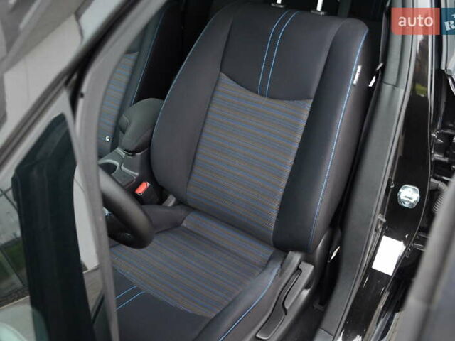 Чорний Ніссан Ліф, об'ємом двигуна 0 л та пробігом 65 тис. км за 16776 $, фото 13 на Automoto.ua