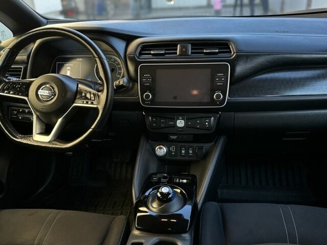 Чорний Ніссан Ліф, об'ємом двигуна 0 л та пробігом 84 тис. км за 15000 $, фото 4 на Automoto.ua