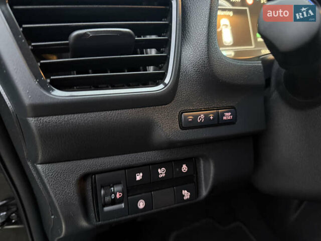 Черный Ниссан Лиф, объемом двигателя 0 л и пробегом 95 тыс. км за 16999 $, фото 54 на Automoto.ua