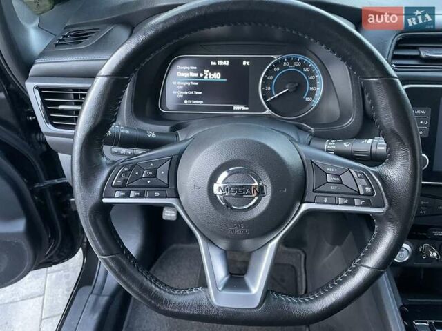 Чорний Ніссан Ліф, об'ємом двигуна 0 л та пробігом 70 тис. км за 13377 $, фото 19 на Automoto.ua