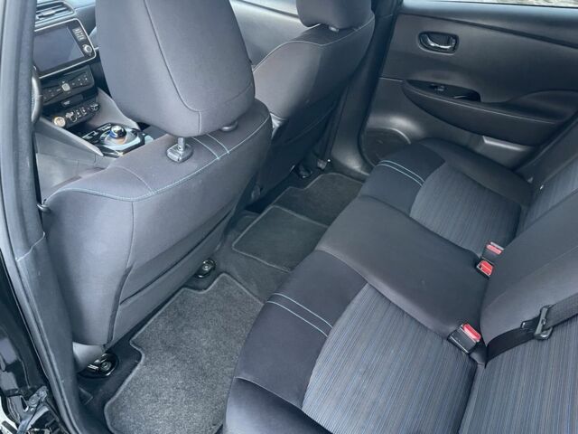 Черный Ниссан Лиф, объемом двигателя 0 л и пробегом 70 тыс. км за 13377 $, фото 16 на Automoto.ua