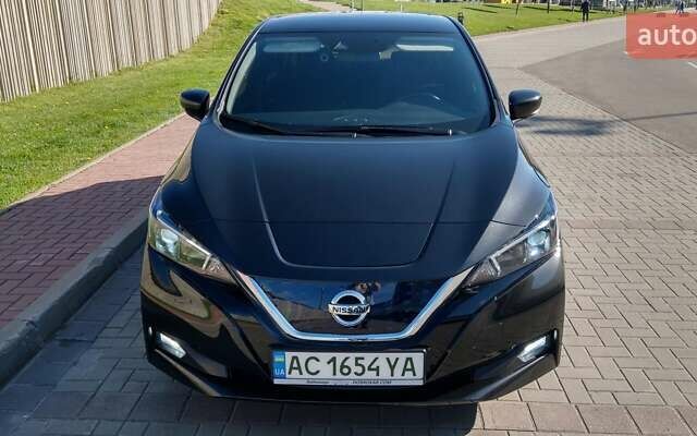 Черный Ниссан Лиф, объемом двигателя 0 л и пробегом 58 тыс. км за 14000 $, фото 3 на Automoto.ua