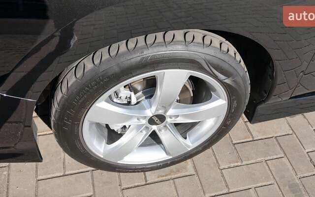 Черный Ниссан Лиф, объемом двигателя 0 л и пробегом 58 тыс. км за 14000 $, фото 12 на Automoto.ua