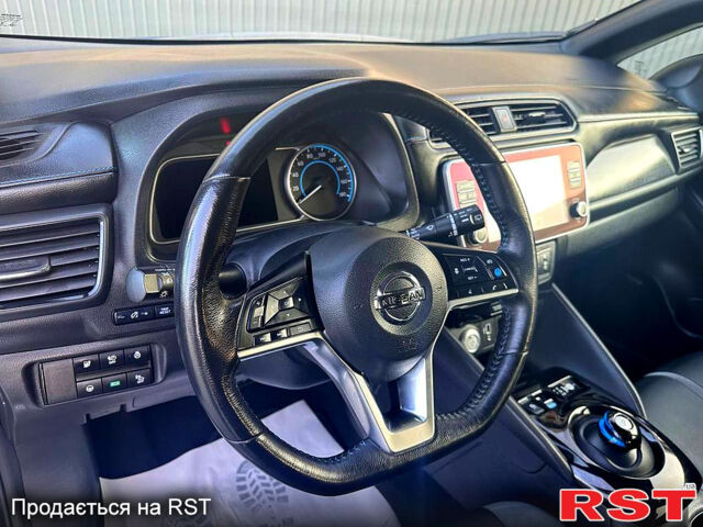 Чорний Ніссан Ліф, об'ємом двигуна 0.11 л та пробігом 98 тис. км за 15450 $, фото 7 на Automoto.ua