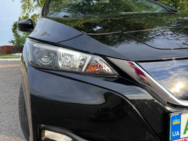 Черный Ниссан Лиф, объемом двигателя 0 л и пробегом 60 тыс. км за 15500 $, фото 2 на Automoto.ua