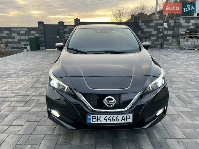 Чорний Ніссан Ліф, об'ємом двигуна 0 л та пробігом 70 тис. км за 13377 $, фото 8 на Automoto.ua