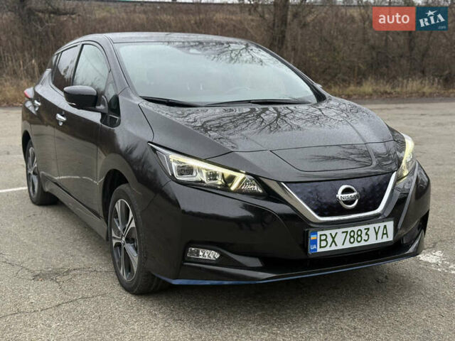 Черный Ниссан Лиф, объемом двигателя 0 л и пробегом 95 тыс. км за 16999 $, фото 7 на Automoto.ua