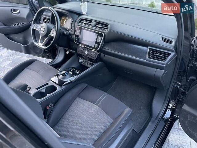 Чорний Ніссан Ліф, об'ємом двигуна 0 л та пробігом 70 тис. км за 13377 $, фото 12 на Automoto.ua