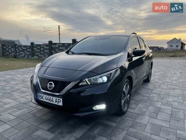 Чорний Ніссан Ліф, об'ємом двигуна 0 л та пробігом 70 тис. км за 13377 $, фото 23 на Automoto.ua