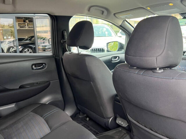 Черный Ниссан Лиф, объемом двигателя 62 л и пробегом 32 тыс. км за 22890 $, фото 25 на Automoto.ua