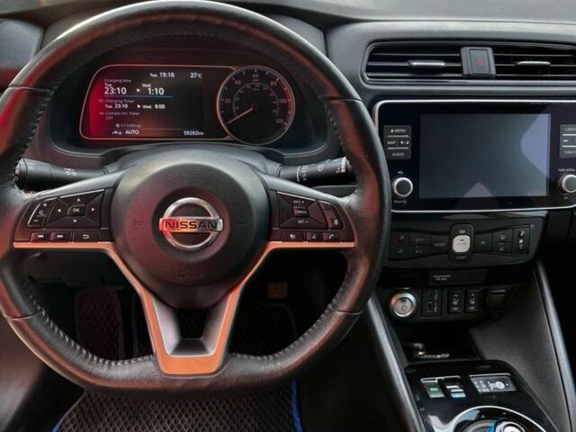 Черный Ниссан Лиф, объемом двигателя 0 л и пробегом 60 тыс. км за 15500 $, фото 4 на Automoto.ua