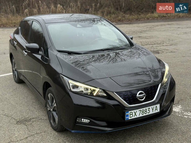 Черный Ниссан Лиф, объемом двигателя 0 л и пробегом 95 тыс. км за 16999 $, фото 5 на Automoto.ua