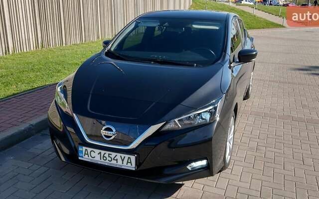 Черный Ниссан Лиф, объемом двигателя 0 л и пробегом 58 тыс. км за 14000 $, фото 1 на Automoto.ua