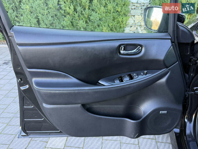 Черный Ниссан Лиф, объемом двигателя 0 л и пробегом 98 тыс. км за 15999 $, фото 42 на Automoto.ua