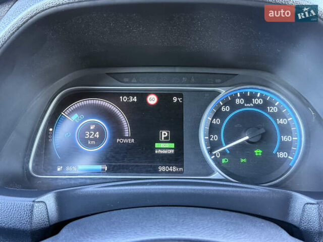 Черный Ниссан Лиф, объемом двигателя 0 л и пробегом 98 тыс. км за 15999 $, фото 46 на Automoto.ua