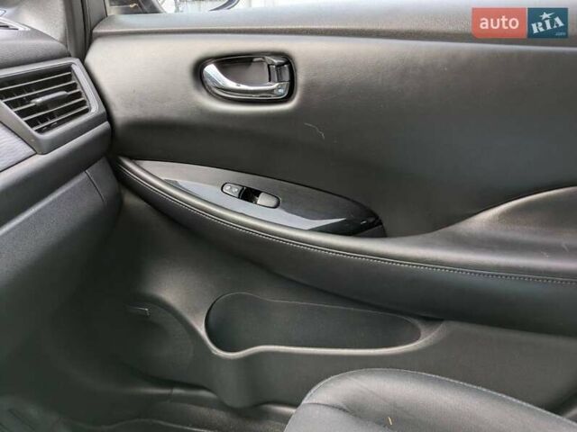 Черный Ниссан Лиф, объемом двигателя 0 л и пробегом 150 тыс. км за 14900 $, фото 14 на Automoto.ua