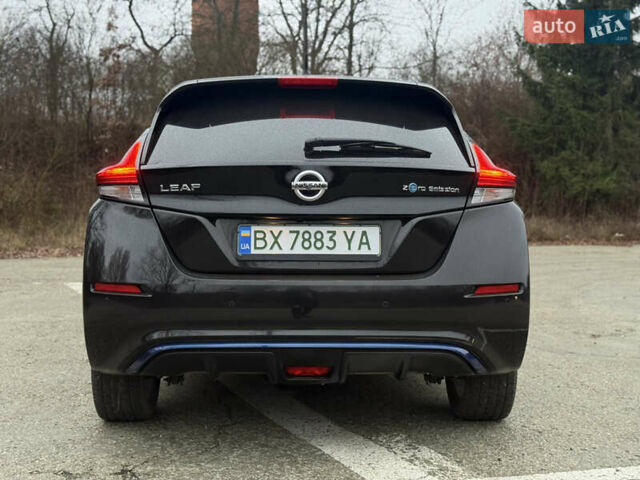 Черный Ниссан Лиф, объемом двигателя 0 л и пробегом 95 тыс. км за 16999 $, фото 6 на Automoto.ua