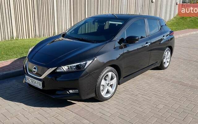 Черный Ниссан Лиф, объемом двигателя 0 л и пробегом 58 тыс. км за 14000 $, фото 8 на Automoto.ua