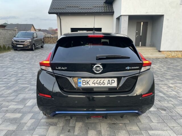 Черный Ниссан Лиф, объемом двигателя 0 л и пробегом 70 тыс. км за 13377 $, фото 1 на Automoto.ua