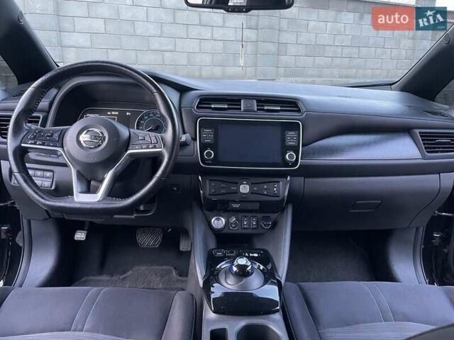 Чорний Ніссан Ліф, об'ємом двигуна 0 л та пробігом 70 тис. км за 13377 $, фото 16 на Automoto.ua