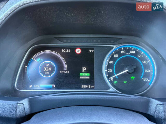 Черный Ниссан Лиф, объемом двигателя 0 л и пробегом 98 тыс. км за 15999 $, фото 45 на Automoto.ua