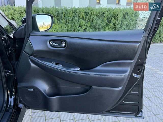 Черный Ниссан Лиф, объемом двигателя 0 л и пробегом 98 тыс. км за 15999 $, фото 30 на Automoto.ua