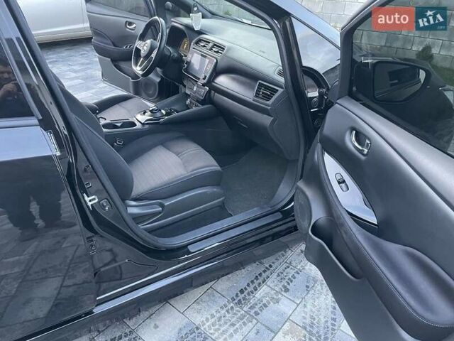 Чорний Ніссан Ліф, об'ємом двигуна 0 л та пробігом 70 тис. км за 13377 $, фото 11 на Automoto.ua