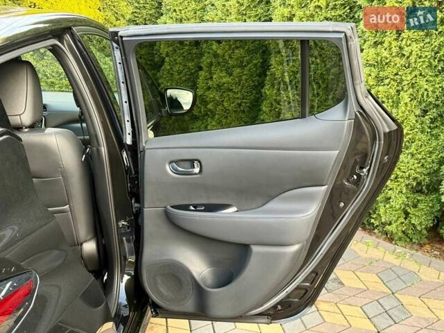 Черный Ниссан Лиф, объемом двигателя 0 л и пробегом 21 тыс. км за 15700 $, фото 25 на Automoto.ua